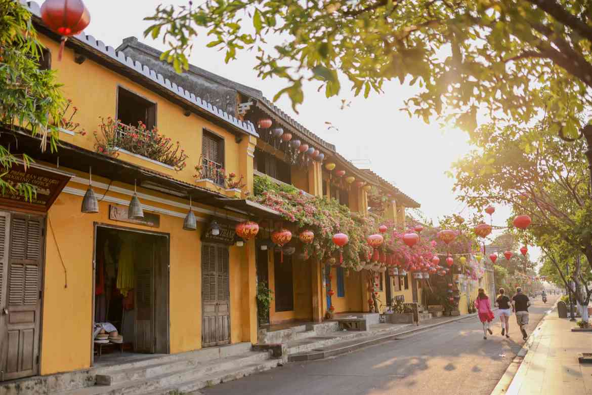Bài mẫu IELTS Speaking part 2: Describe a place in your country or part of your country that you would like to recommend to visitors/travelers