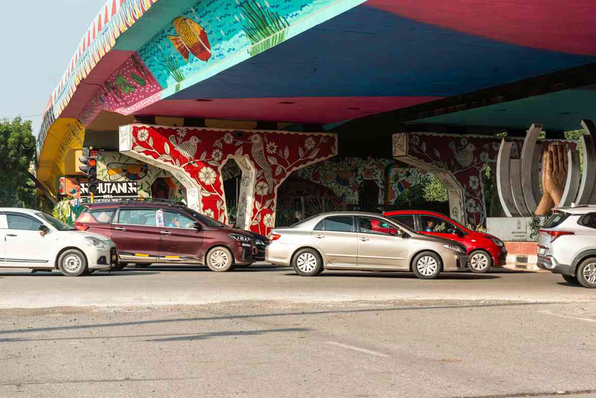 IELTS Speaking part 1 - Topic Public Places: Bài mẫu và từ vựng