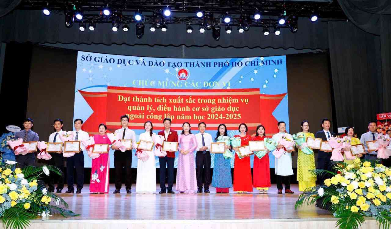 DOL English vinh dự nhận bằng khen từ Sở Giáo dục & Đào tạo TP.HCM