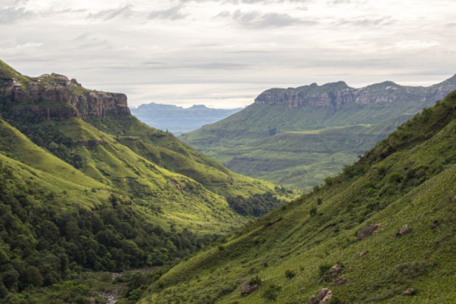 Từ Vựng Bài Nghe A Popular Holiday Region: Treloar Valley