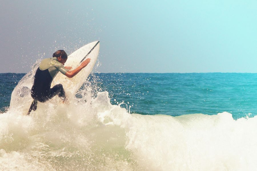 Advice On Surfing Holidays IELTS Listening Answers With Audio, Transcript, And Explanation