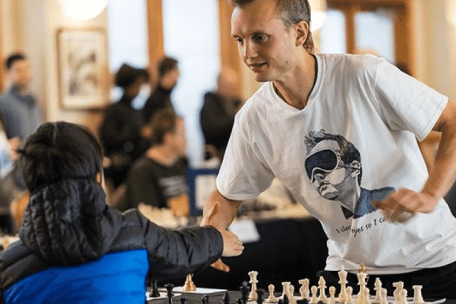 Từ Vựng Bài Đọc Timur Gareyev - Blindfold Chess Champion