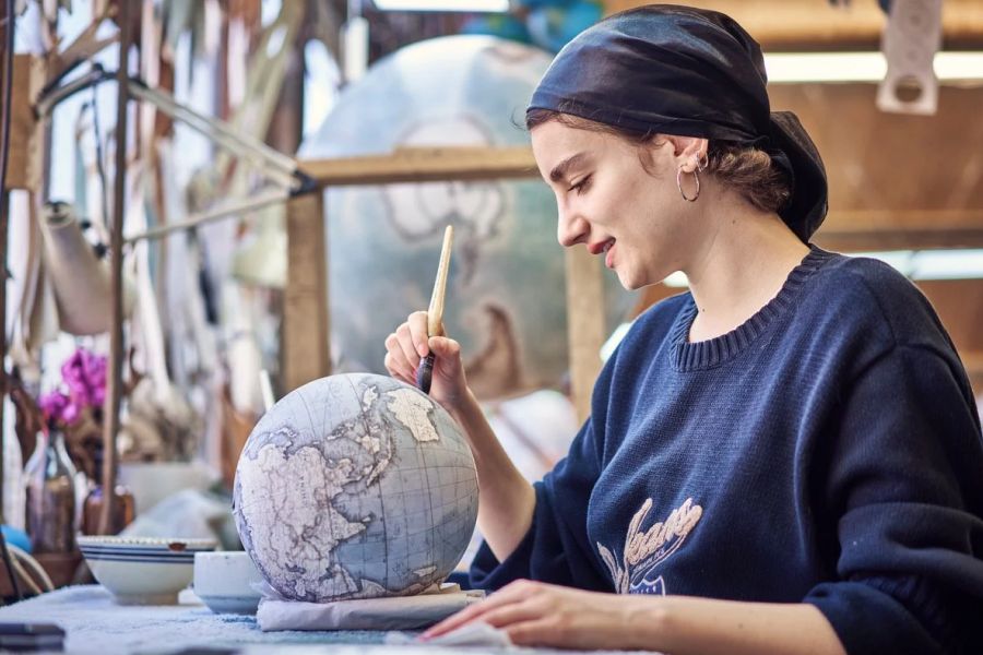 The Globemakers: The Curious Story of an Ancient Craft IELTS Reading Answers with Explanation