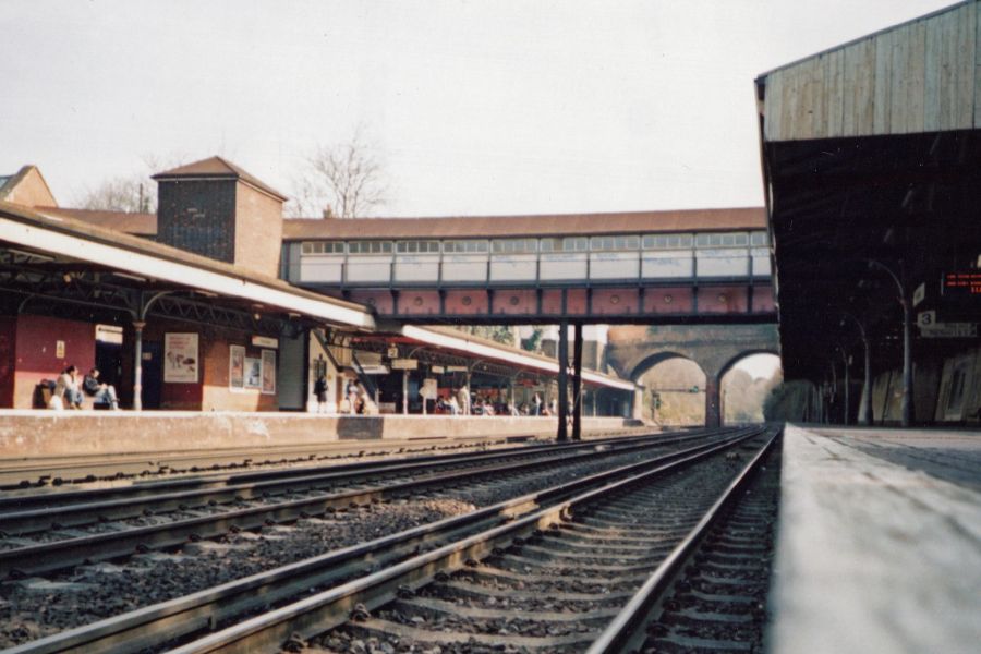 Fitchon railway station