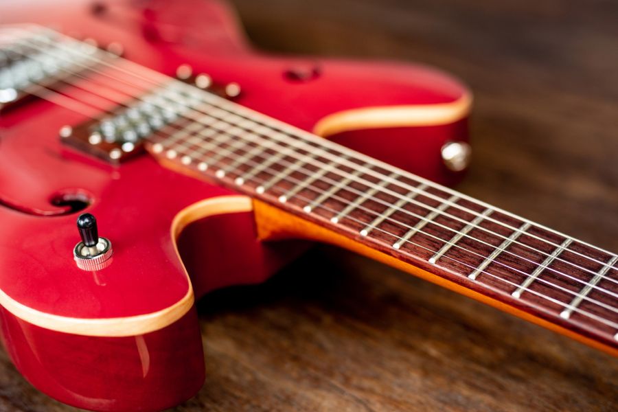 The History Of The Electric Guitar IELTS Listening Answers With Audio, Transcript, And Explanation