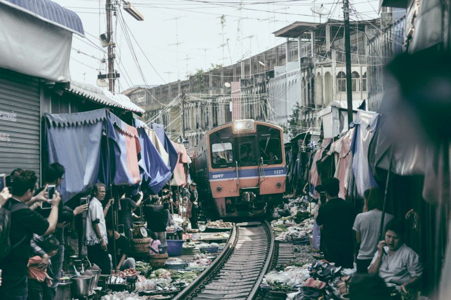 Reasons for and against urban migration
