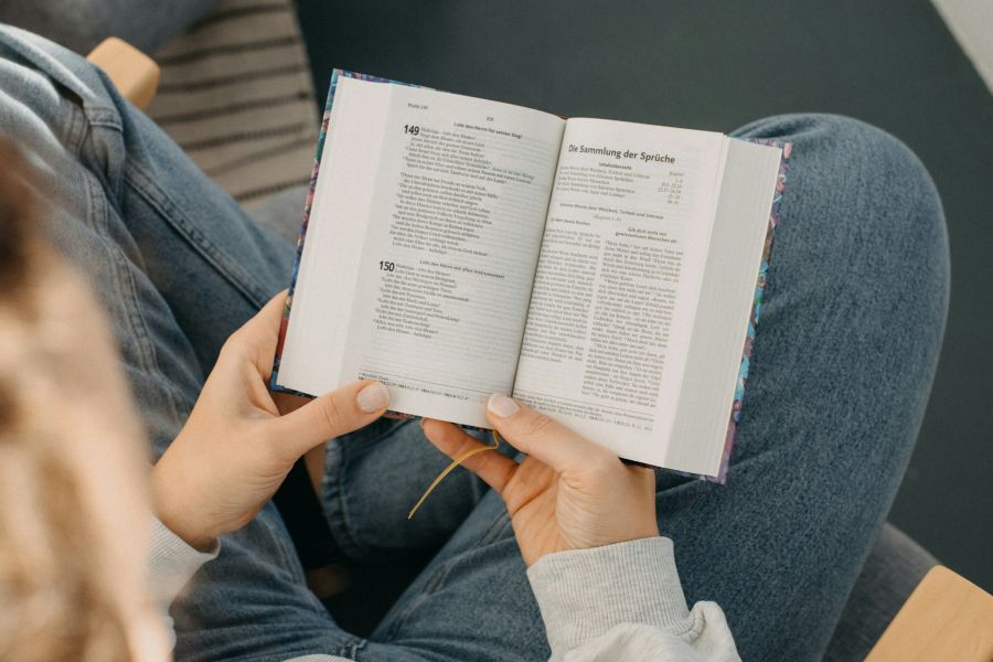 How should reading be taught?