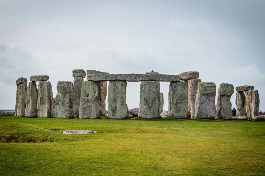 Stonehenge - IELTS Reading with Practice Test, Answers And Explanation