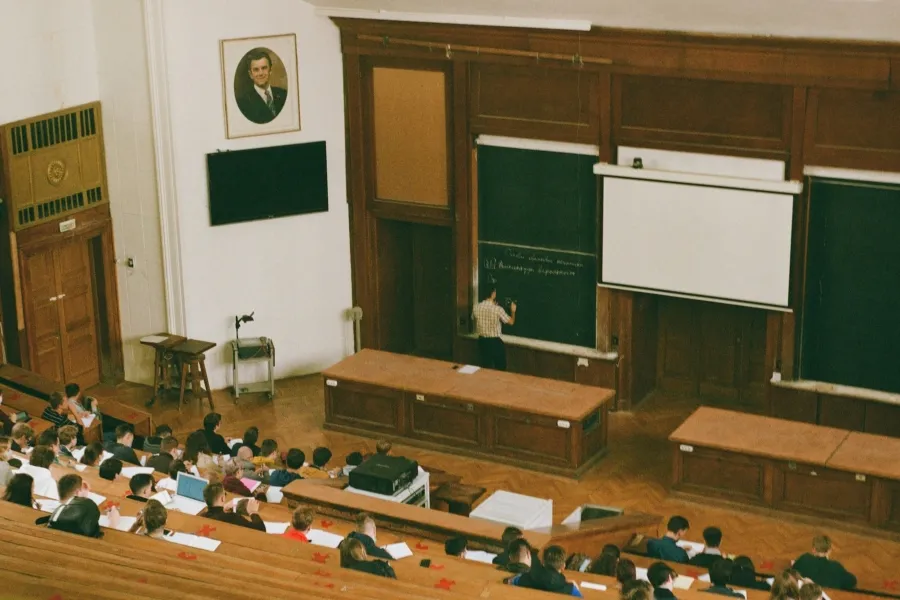 One-day classes at Steynford College - IELTS Listening with Practice test, Audio, Transcript, And Explanation