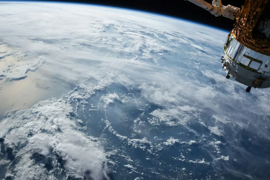 Space clean-up - IELTS Reading with Practice Test, Answers And Explanation
