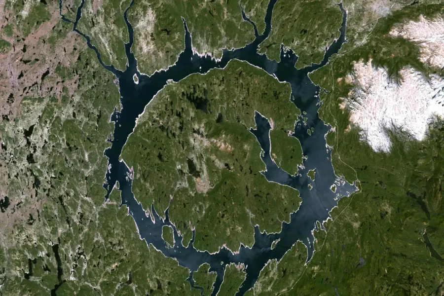 Earth's lakes are under threat - IELTS Reading with Practice Test, Answers And Explanation