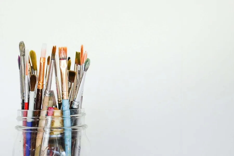 Advices for young artists - IELTS Listening with with Practice test, Audio, Transcript, And Explanation