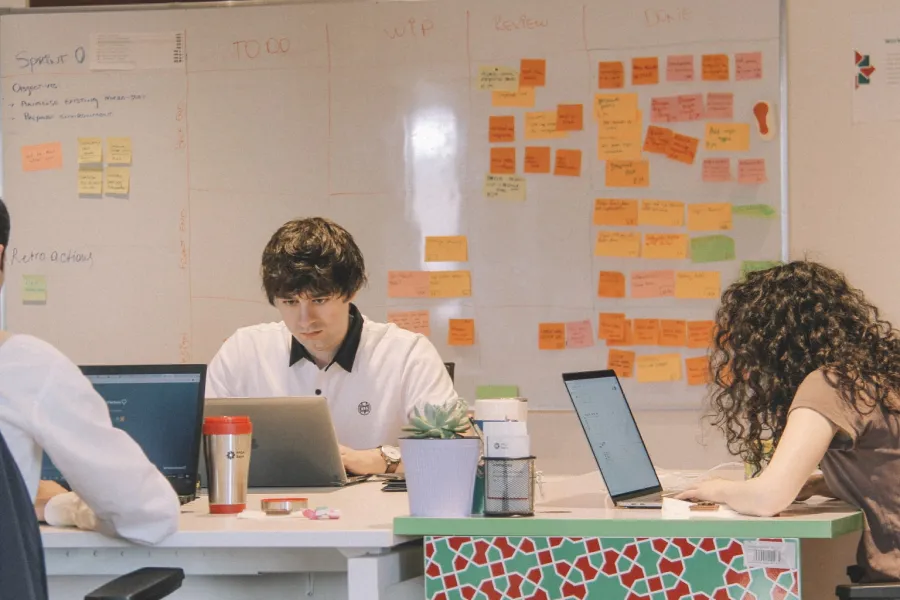 Article on working effectively in groups - IELTS Listening with with Practice test, Audio, Transcript, And Explanation