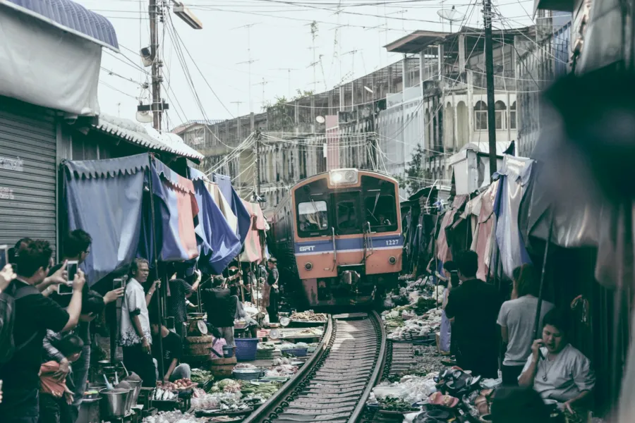 Reasons for and against urban migration