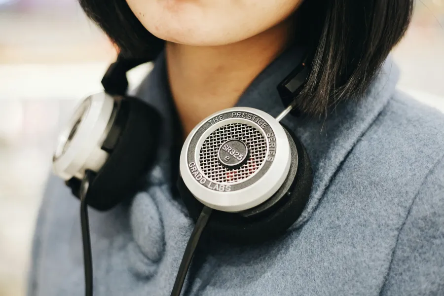 Some views on the use of headphones