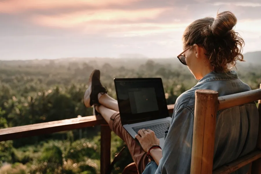 Students’ Experiences with Vacation Jobs - IELTS Listening with Practice test, Audio, Transcript, And Explanation