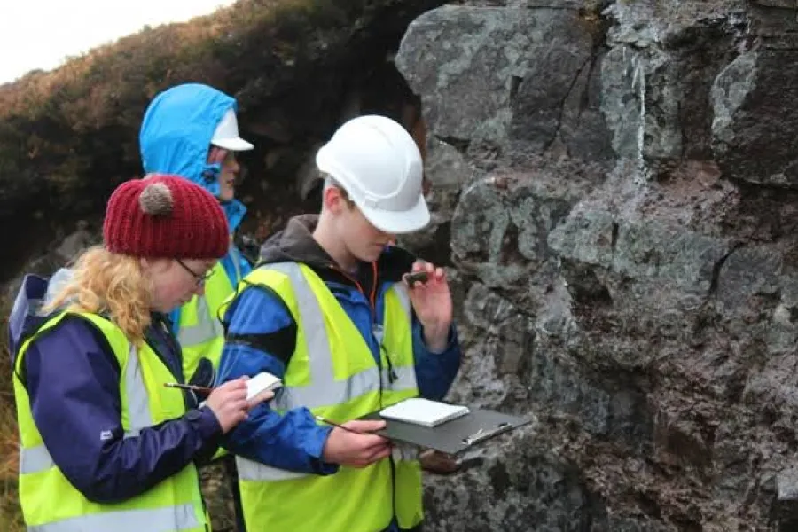 Planning a Study Syndicate for Geology Exam Revision - IELTS Listening with Practice test, Audio, Transcript, And Explanation