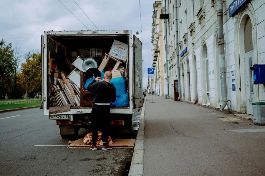 The London Relocation Services - IELTS Listening with Practice test, Audio, Transcript, And Explanation