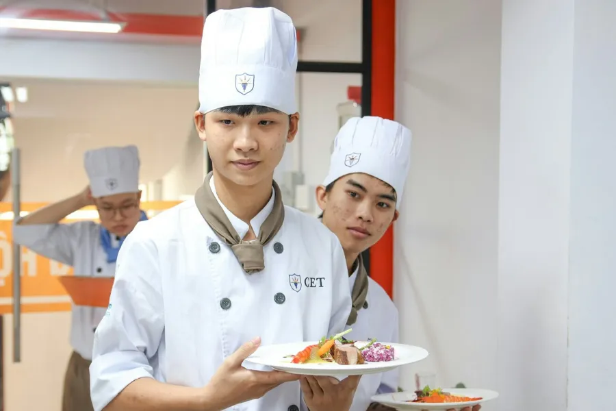 Information day: Training courses for workers in the hospitality industry