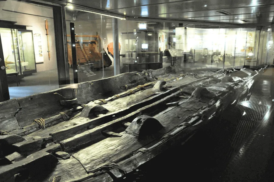 The Dover bronze- age boat - IELTS Reading with Practice Test, Answers And Explanation